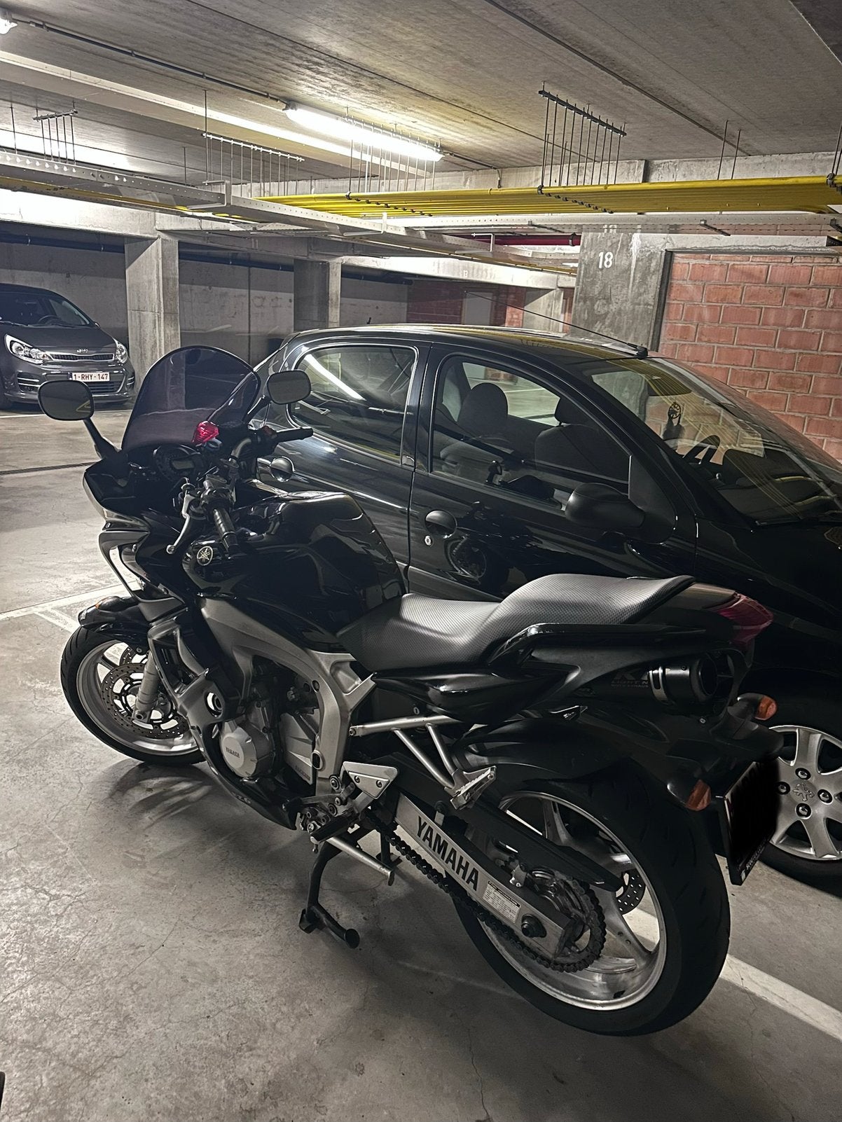 Yamaha Fazer FZ6 2006 25 km, Occasion, Plus de 35 kW, 4 cylindres, Manuelle