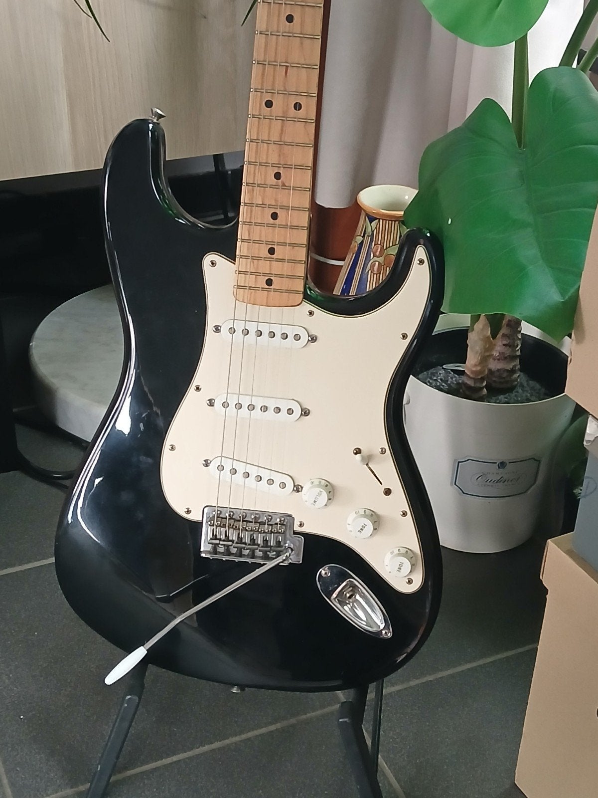 fender stratocaster mim 2008, Musique & Instruments, Enlèvement, Fender