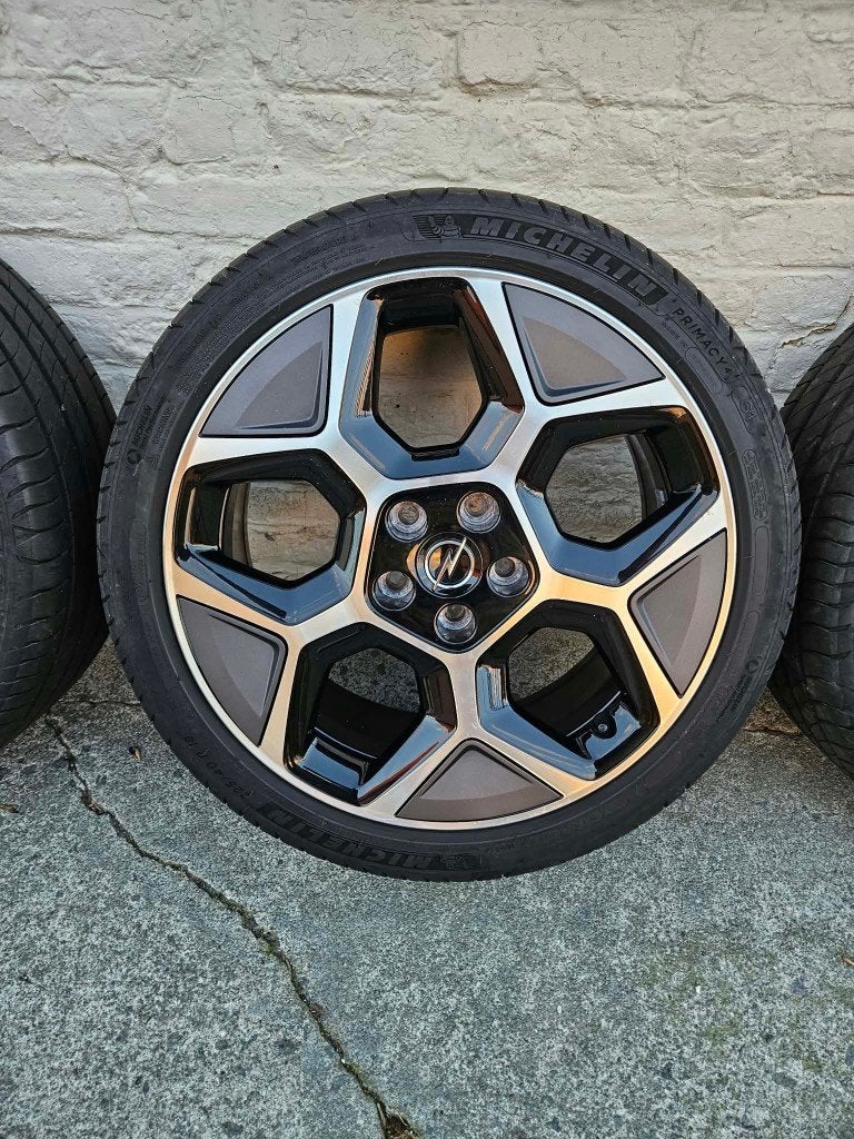 Jantes Opel Astra 225 40 r18 Michelin (5X108), Ophalen, 18 inch, Gebruikt, Banden en Velgen