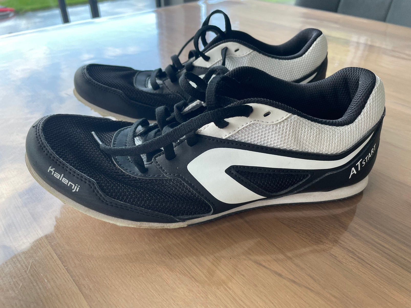 Atletiek spikes, Ophalen, Zo goed als nieuw, Spikes