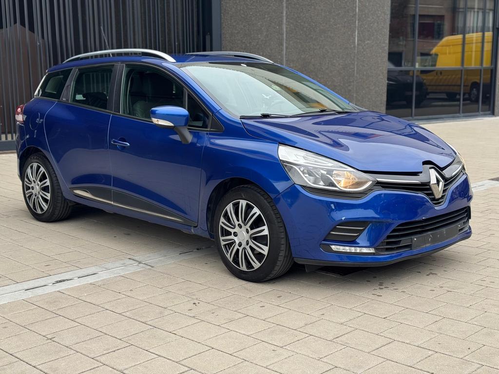 RENAULT CLIO/1.2 ESSENCE ! /LIFTING ! /APPROUVÉ !, Autos, Renault, Particulier, Clio, ABS, Airbags, Air conditionné, Bluetooth