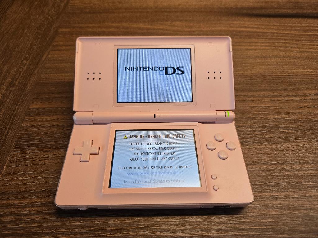 Nintendo DS Lite Roze  (DS Spelcomputers) roos, Games en Spelcomputers, Spelcomputers | Nintendo DS, Gebruikt, Ophalen of Verzenden