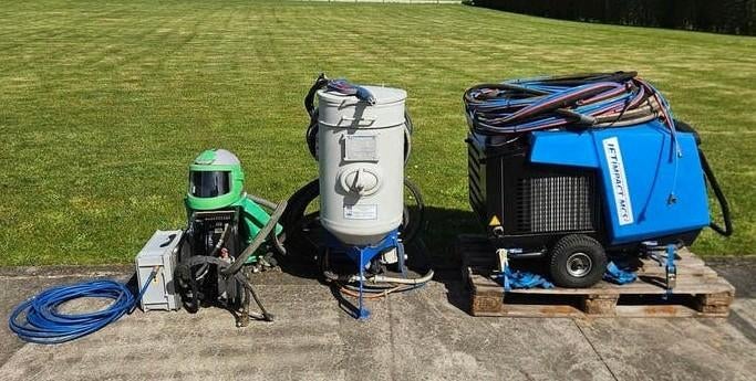 Professionele Luchtgom Installatie met Kaeser Compressor