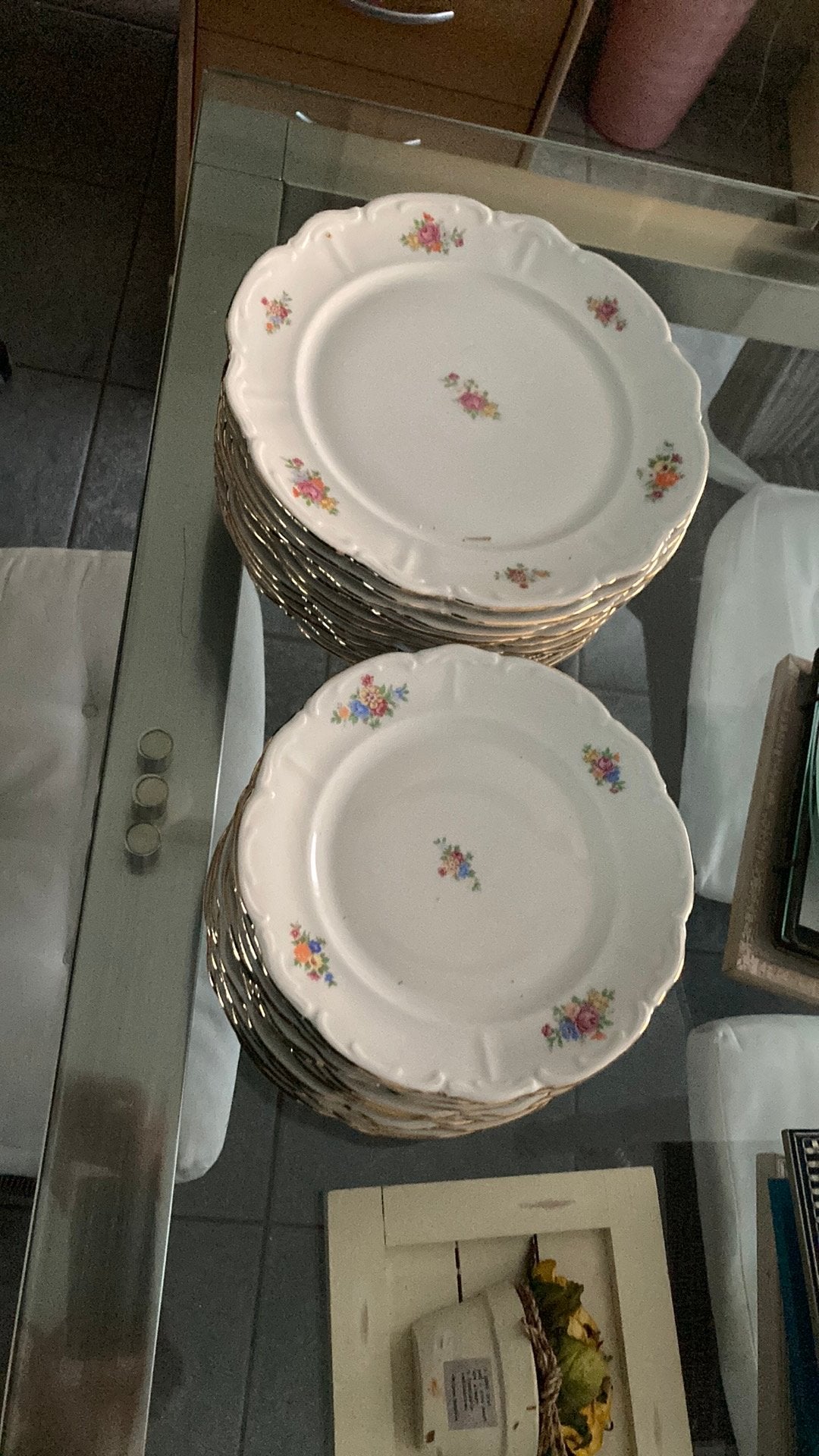 Borden met gouden randje en bloemen genummerd, Ophalen of Verzenden