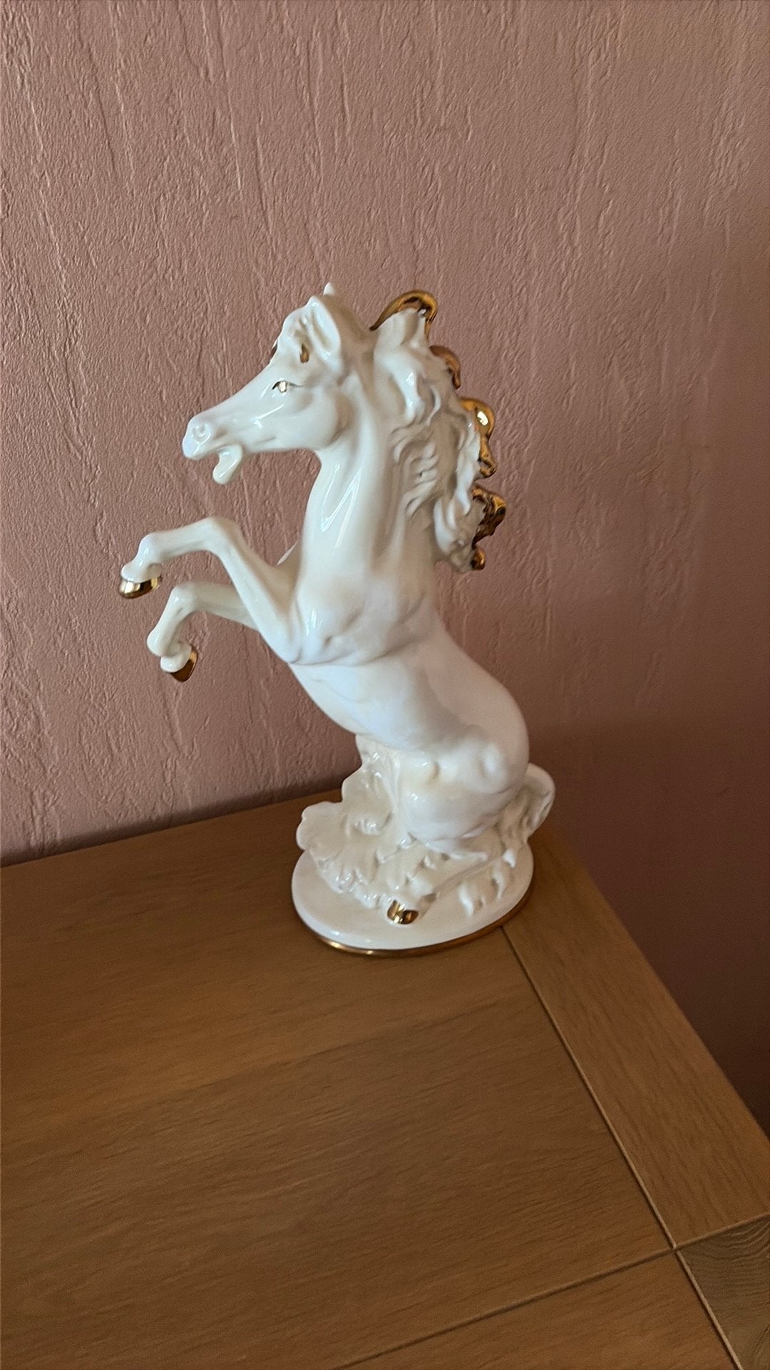 Stijgerend paard, Ophalen, Zo goed als nieuw