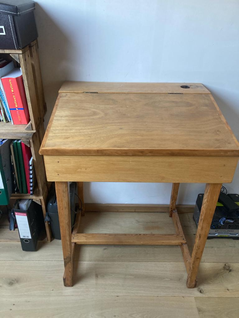 klein antiek bureau, Ophalen