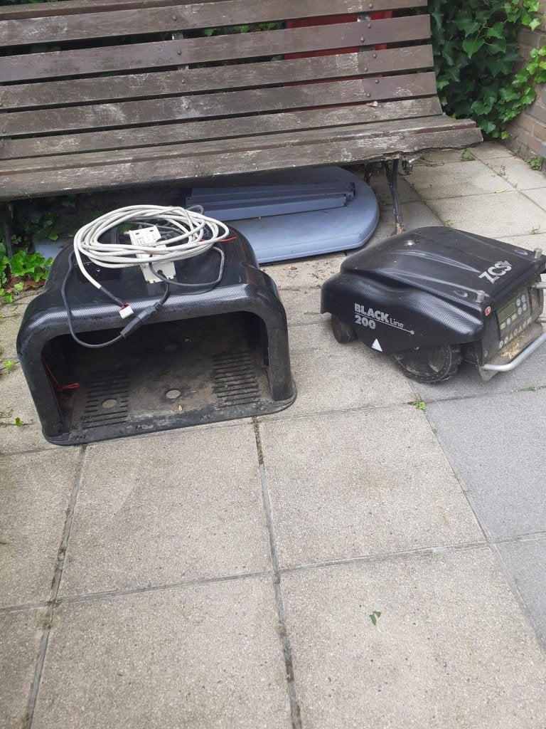 Ambrogio robotmaaier voor onderdelen, Ophalen, Gebruikt, Ambrogio, Met regensensor