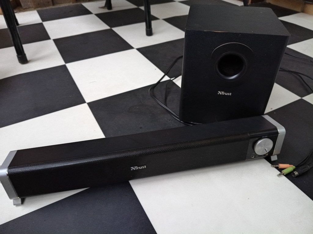 Trust 2.1 PC soundbar met subwoofer, Informatique & Logiciels, Enlèvement, Utilisé, Canal audio 2.1, Trust