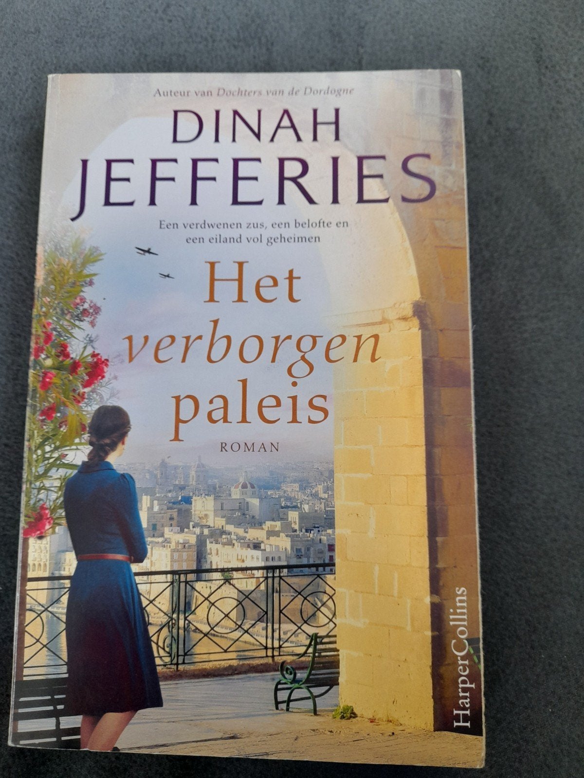 Dinah Jefferies - Het verborgen paleis, Boeken, Ophalen of Verzenden, Zo goed als nieuw, Dinah Jefferies
