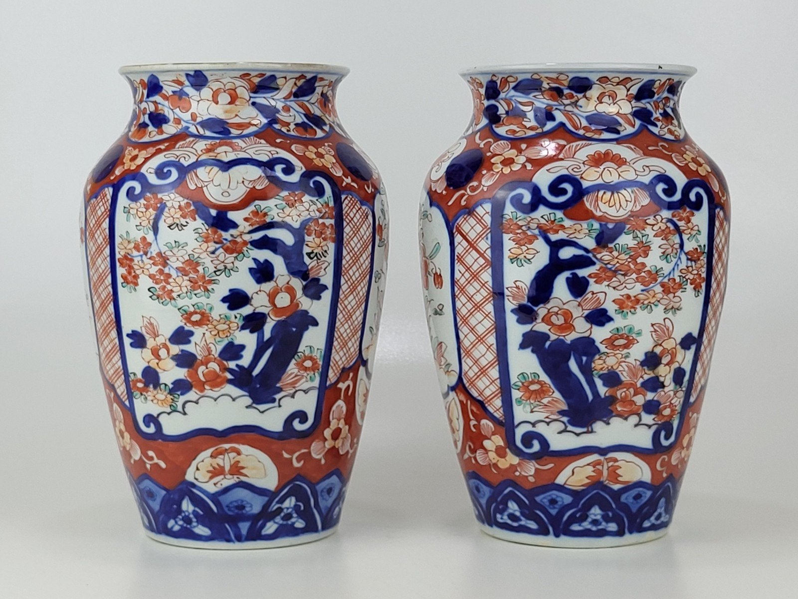 Antieke symetrische Imari vazen, Ophalen of Verzenden