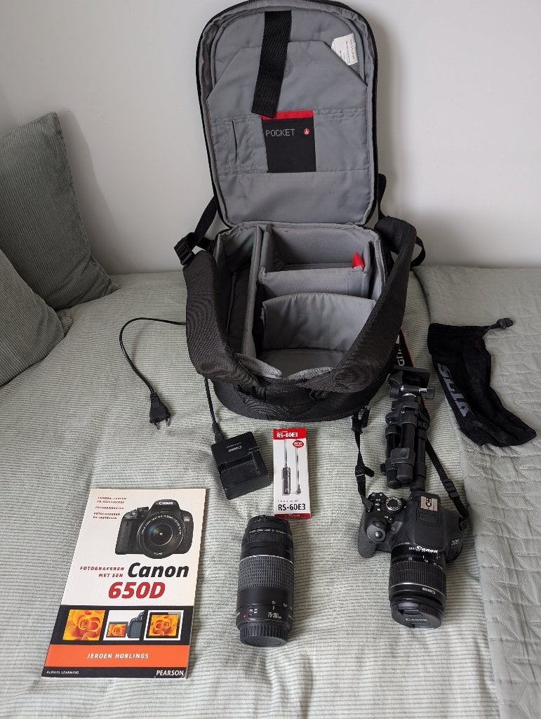 Canon EOS 650D DSLR kit + lenzen, Audio, Tv en Foto, Fotocamera's Digitaal, Ophalen, Zo goed als nieuw, Spiegelreflex, Canon