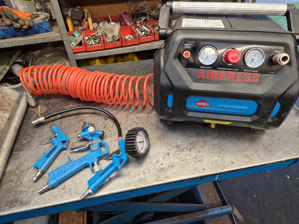 Airpress H 215-6 Compressor - Olievrij - 8bar, Enlèvement, Comme neuf, 6 à 10 bars, Mobile