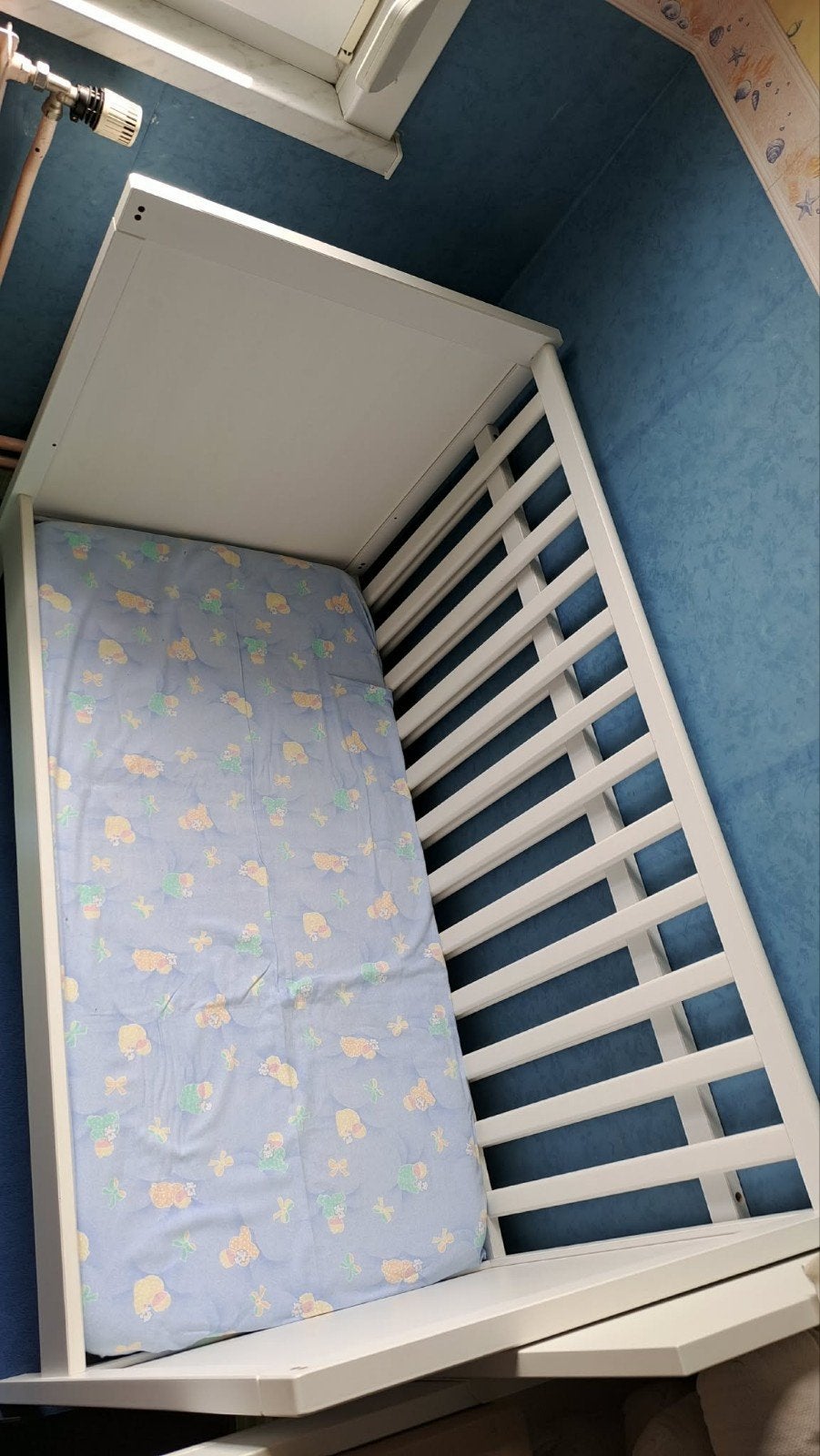 Lit bébé + table à langer, Enlèvement, Utilisé, Matelas
