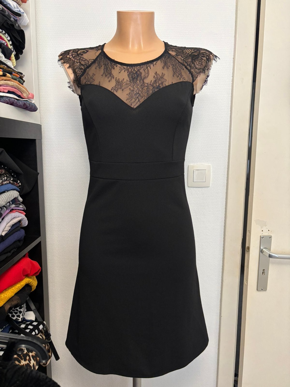 Elegante zwarte jurk, Kleding | Dames, Jurken, Ophalen of Verzenden, Zo goed als nieuw, Maat 34 (XS) of kleiner, Zwart