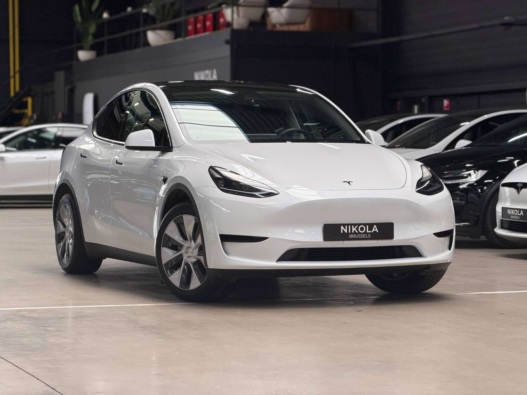 Tesla Model Y RWD - PREMIUM - HIGHWAY AUTOPILOT, Autos, Tesla, 299 ch, Achat, Entreprise, Noir