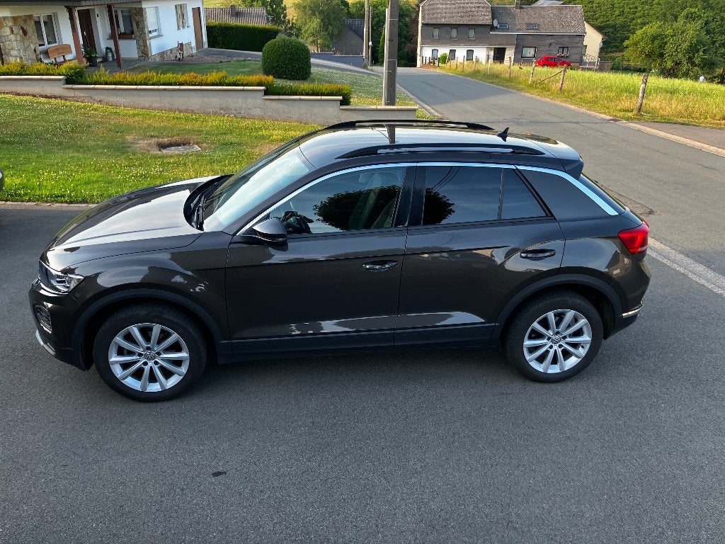 VW T-Roc 1,5 TFSI, Auto's, Volkswagen, Stof, 4 cilinders, Parkeercamera, 5 zetels