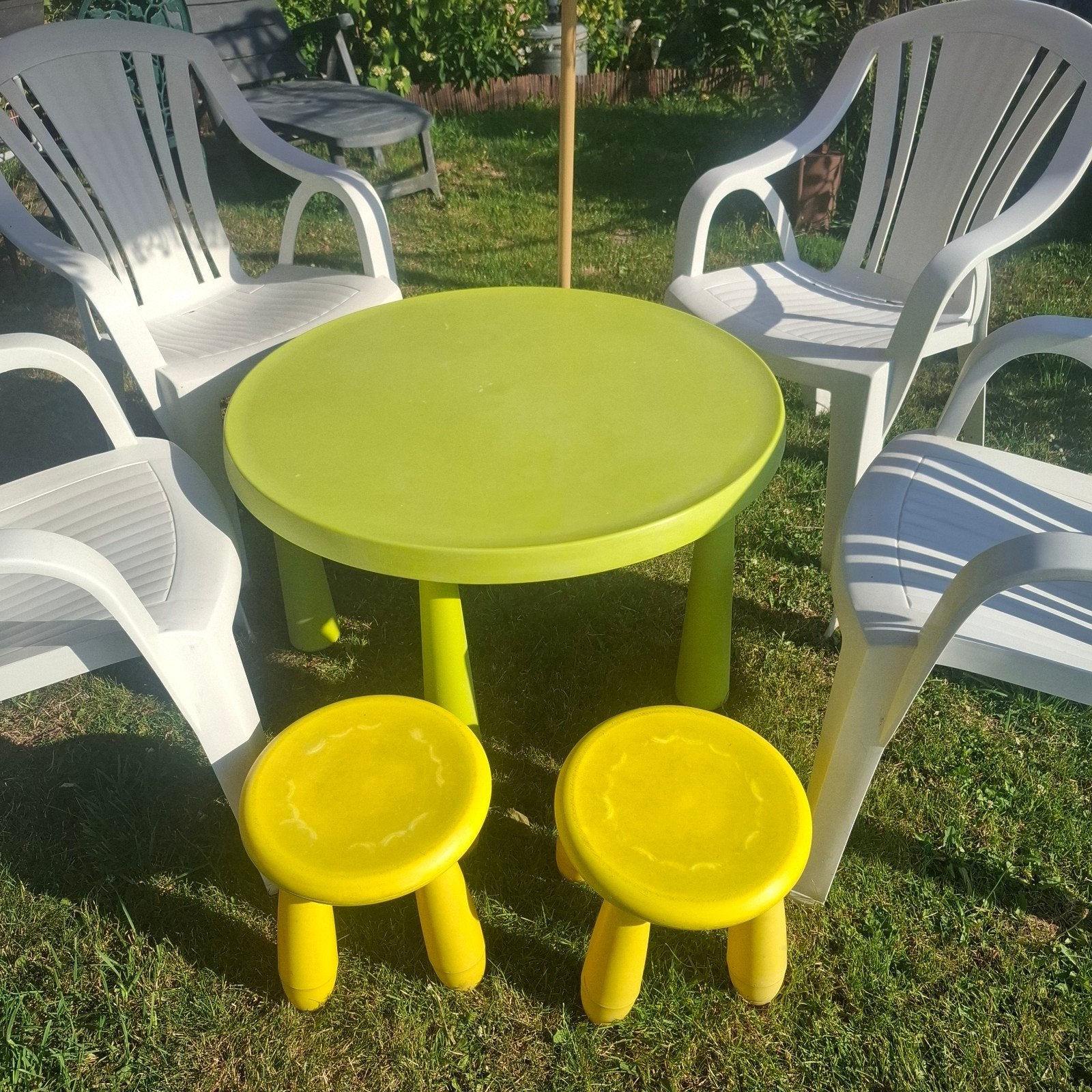 4 chaises de jardin Allibert ou ensemble avec table et tabou, Enlèvement