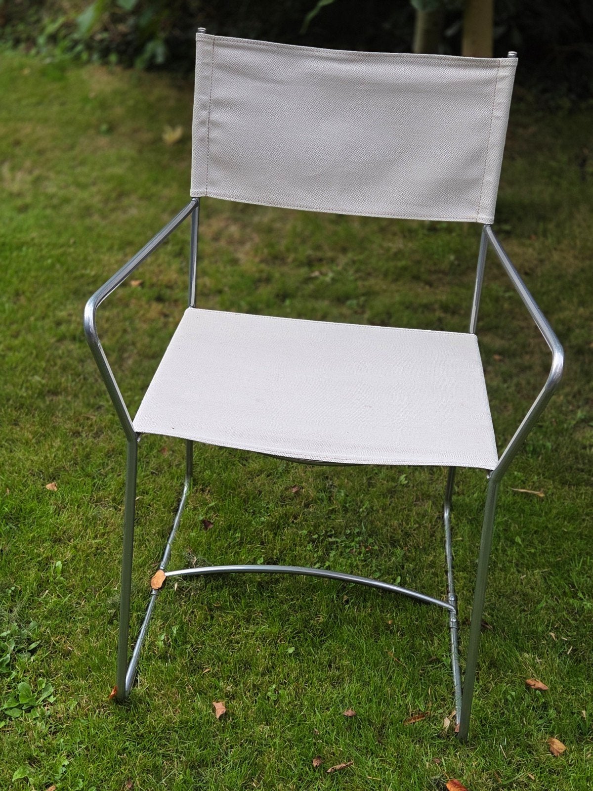 chaise métallique a accoudoirs, Enlèvement