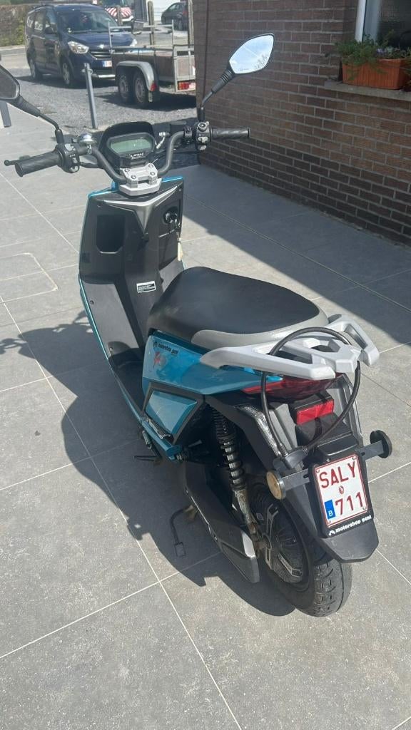 Elektrische brommer, blauw, Motoren, Ophalen