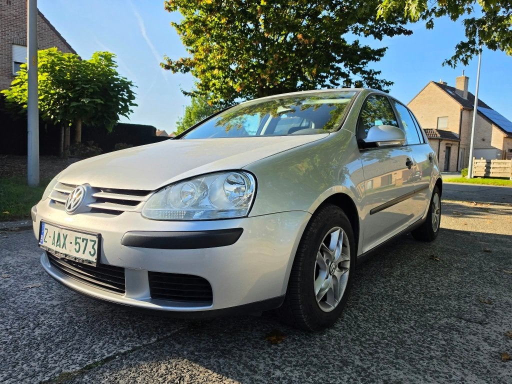 Volkswagen Golf V 1.6 FSI GEKEURD VOOR VERKOOP!!!, Auto's, 1596 cc, Stof, Zwart, 5 deurs