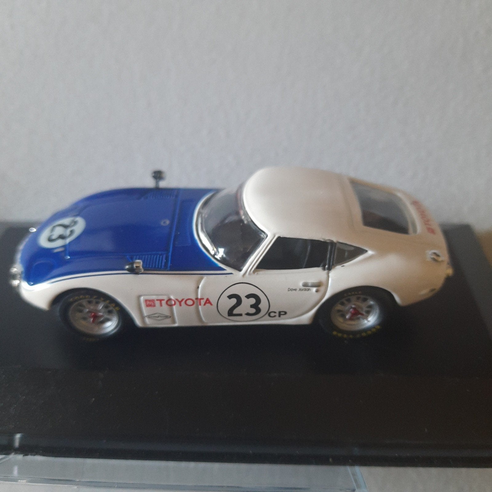 TOYOTA 2000 GT SHELBY * ABSOLUMENT NEUVE * 1:43 *NEUVE DANS, Enlèvement, Neuf, Voiture, Autres marques