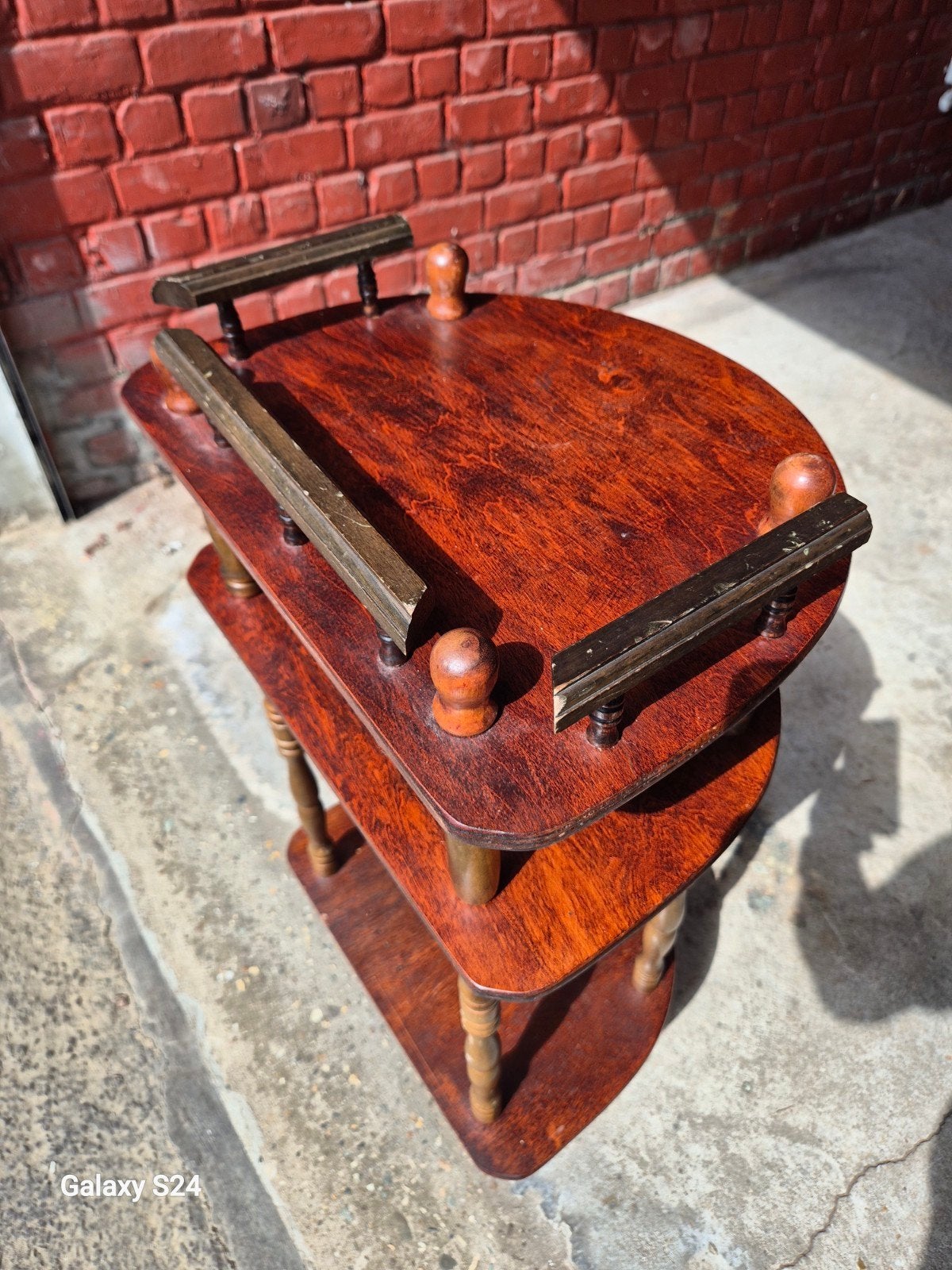 Table de service ovales en bois teinté Acajou, Enlèvement