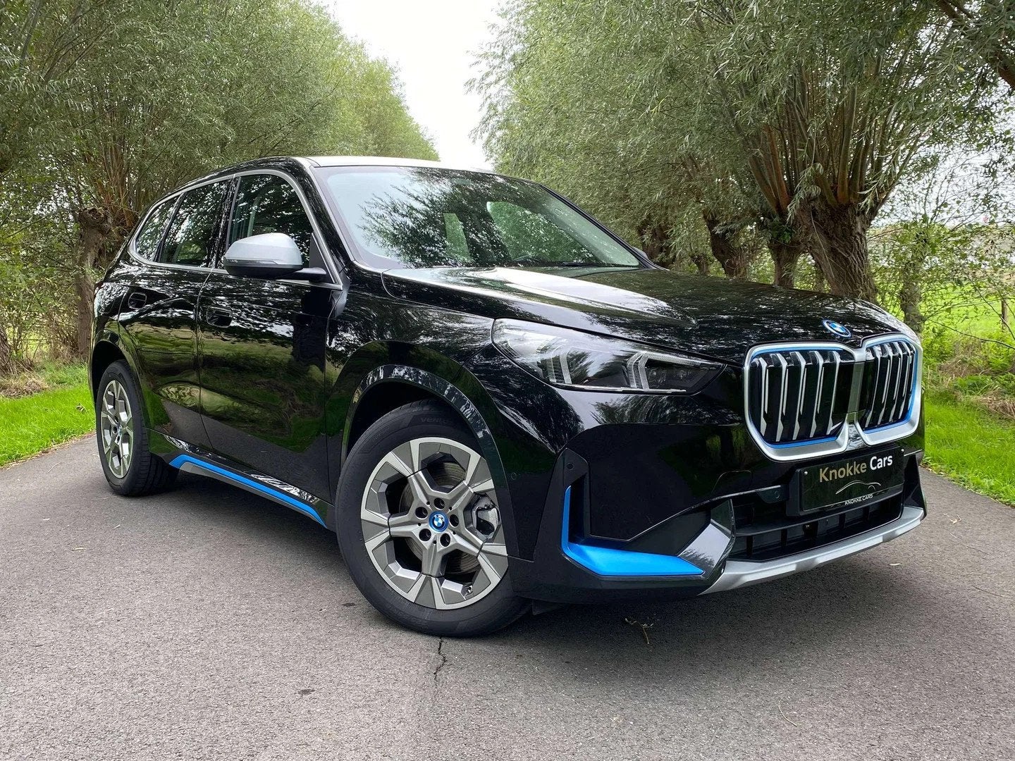 BMW iX1 XDrive 30e,Leder zwart,Led lichten,Elektr koffer,Cam, Gebruikt, Zwart, Zwart, Leder