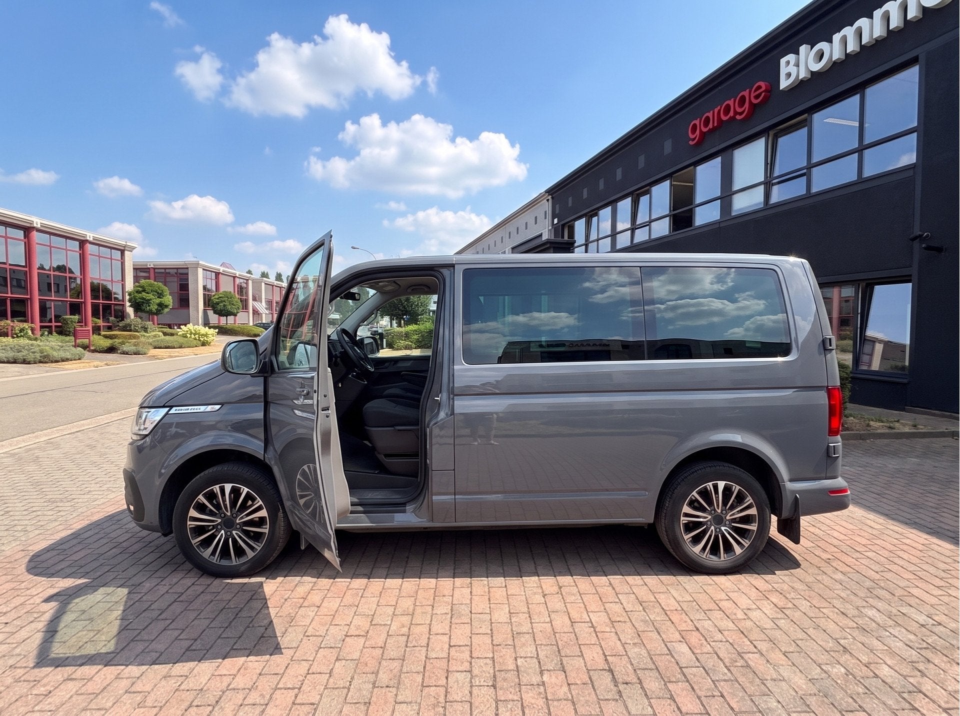Volkswagen Transporter Multivan Caravelle 2.0 TDI L1H1 DC Co, Gebruikt, 110 kW, 4 cilinders, Volkswagen