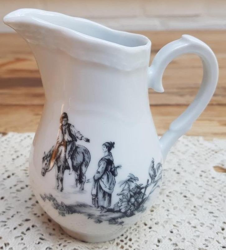 SALE Melkkannetje, Toile de Jouy, La Porcelaine de Baudoir, Maison & Meubles, -, Comme neuf, Autres types, Autres styles