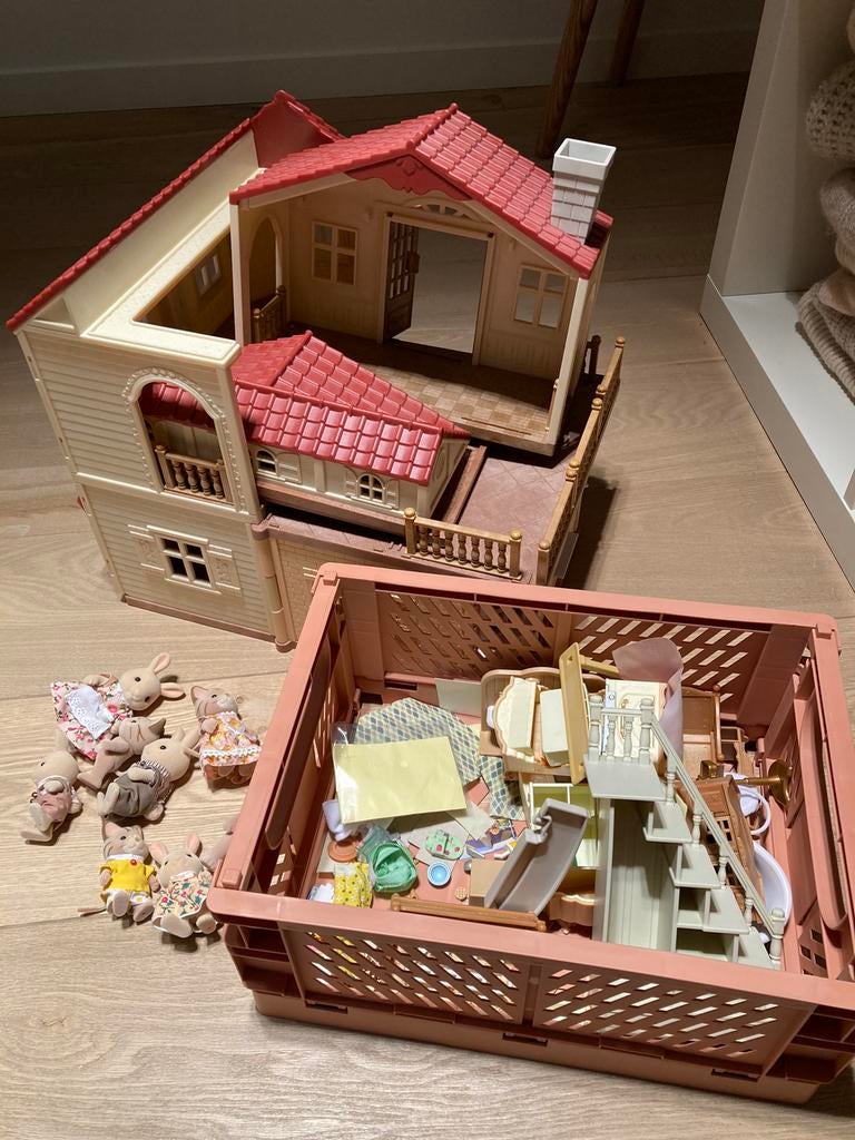 Speelhuis Sylvanian family, Ophalen, Zo goed als nieuw, Poppenhuis