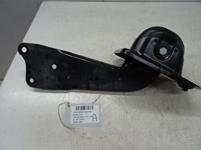REACTIESTANG RECHTS ACHTER Volkswagen Passat Variant (3G5), Gebruikt, Volkswagen, Mevr. I. Hauben, Rue de l'Espoir 34 34
4030  GRIVEGNÉE, BE