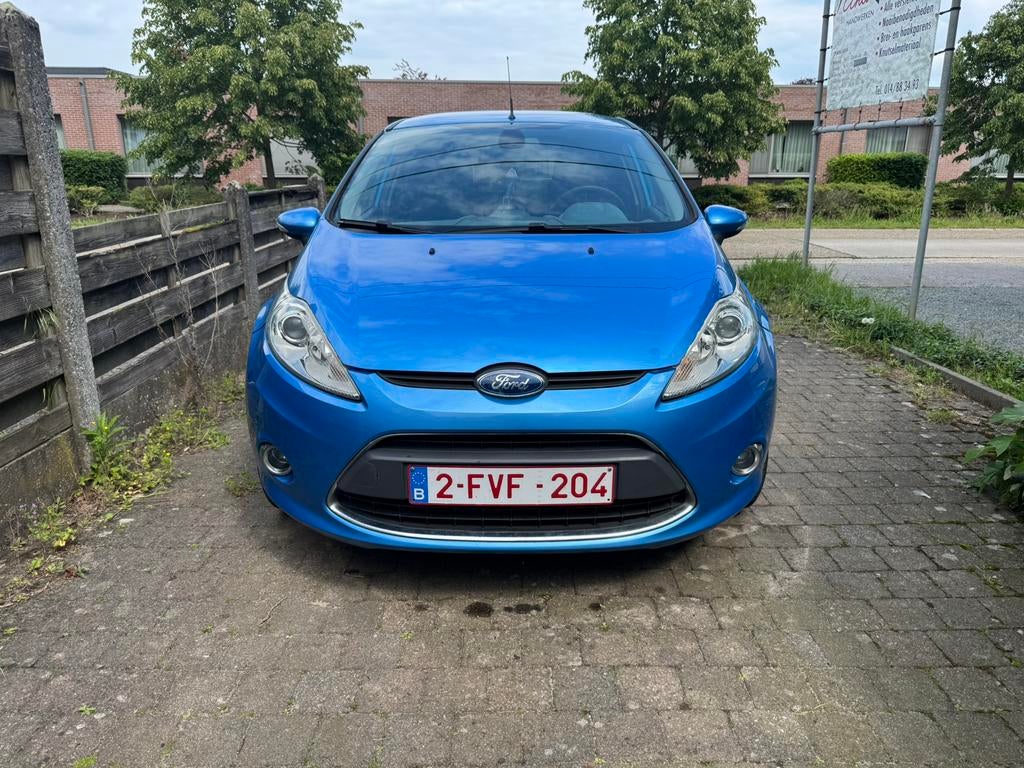 Ford Fiesta, Auto's, Ford, Voorwielaandrijving, Stof, Zwart, Blauw