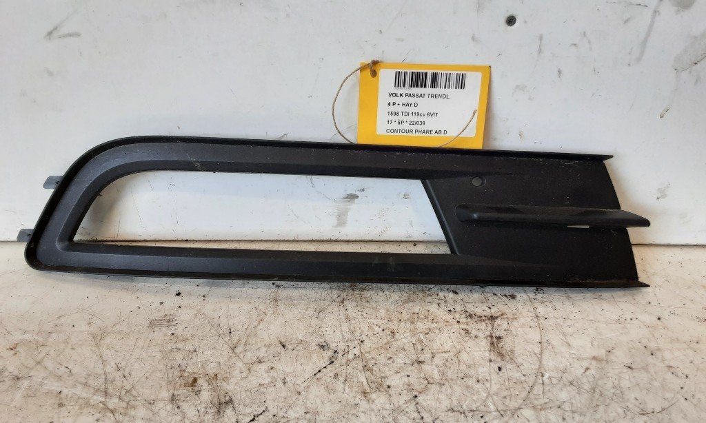 ANTI BROUILLARD TRIM DROIT Passat (3G2) (3G0853666RH), Utilisé, Droite, Volkswagen