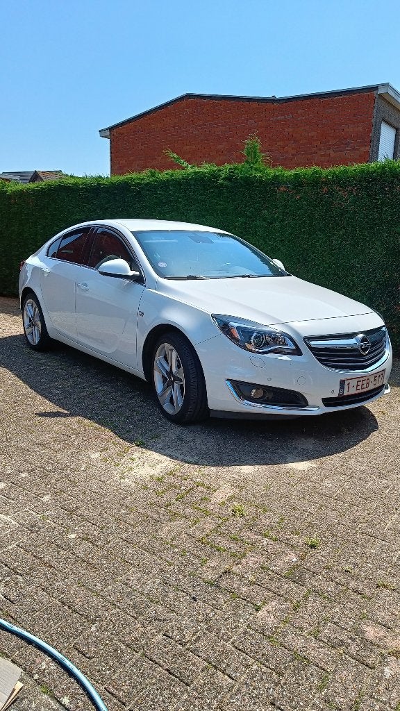 Opel insignia OPC line 1.6 170 pk 2017, Auto's, Voorwielaandrijving, 4 cilinders, Wit, Leder