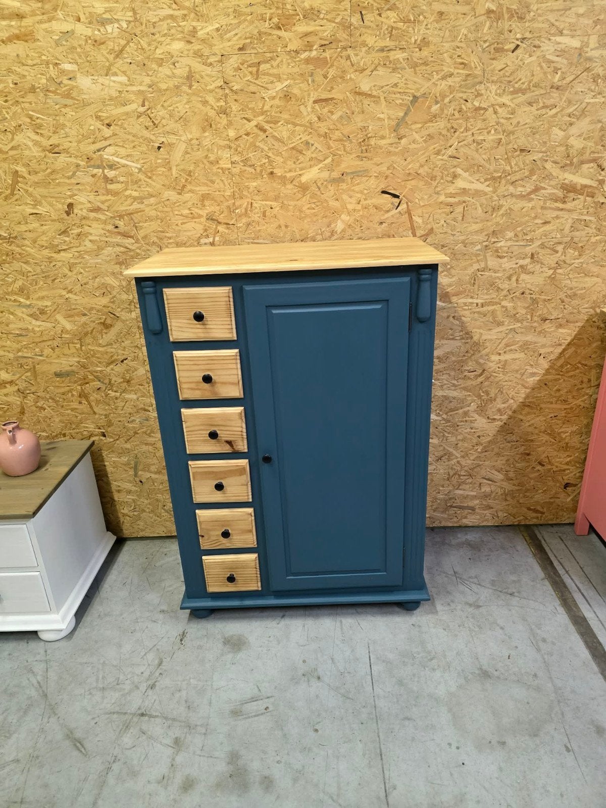 prachtige opgemaakte massief grenen kast.  petrol blauw, Ophalen