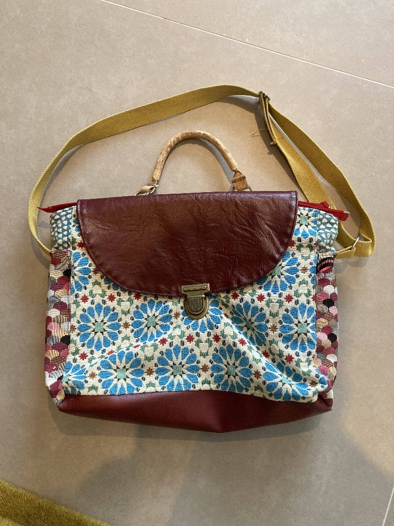 Prachtige, stoffen handgemaakte schoudertas, Bijoux, Sacs & Beauté, Sacs | Sacs à bandoulière, Enlèvement ou Envoi, Utilisé, Autres couleurs