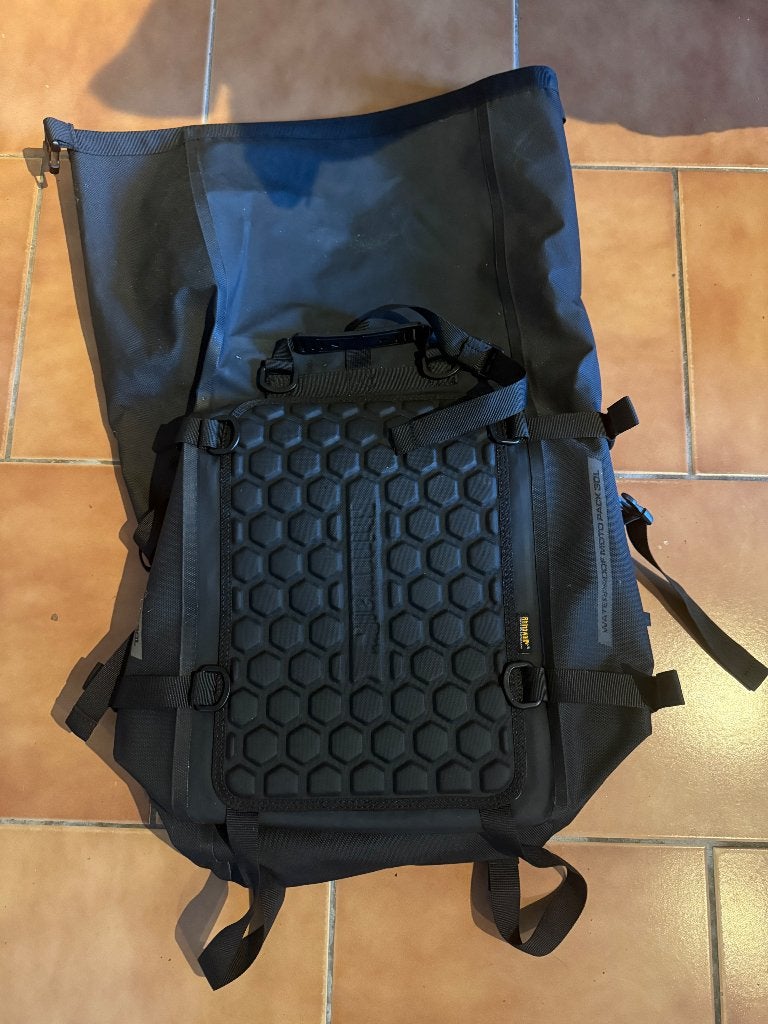 Sac moto, Enlèvement, Comme neuf