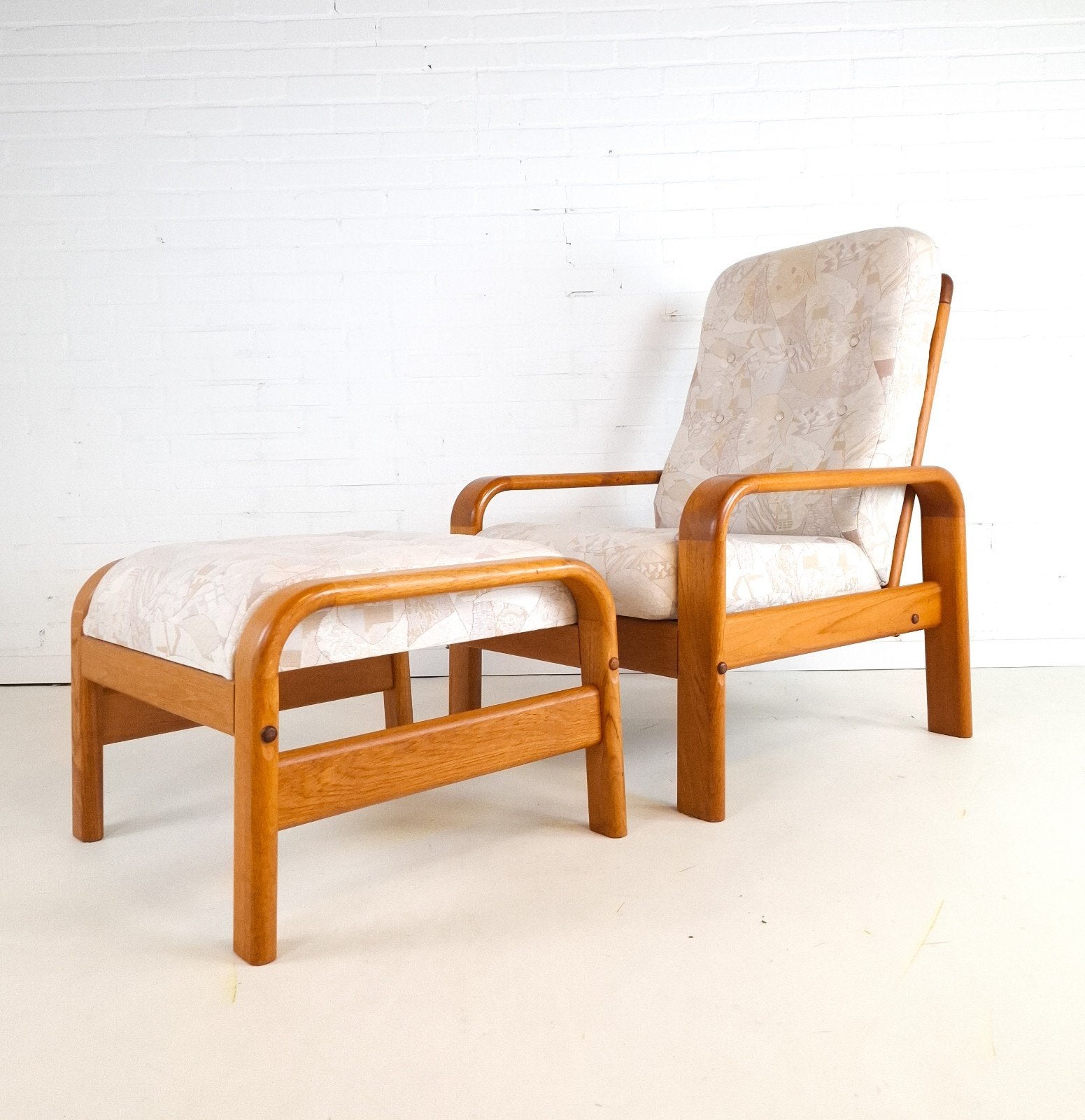 Vintage fauteuil met hocker Deens design teak jaren 70, Enlèvement, Tissus