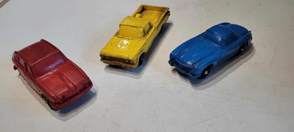 3 oude plastiek auto's, Ophalen of Verzenden
