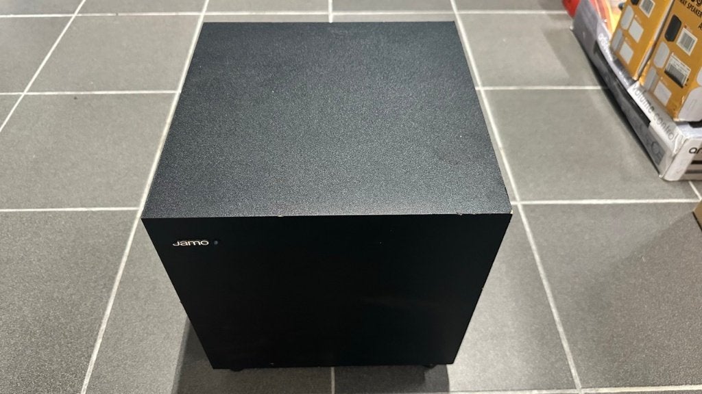 Jamo Subwoofer 210, Audio, Tv en Foto, Luidsprekerboxen, Subwoofer, Zo goed als nieuw, Jamo, Ophalen