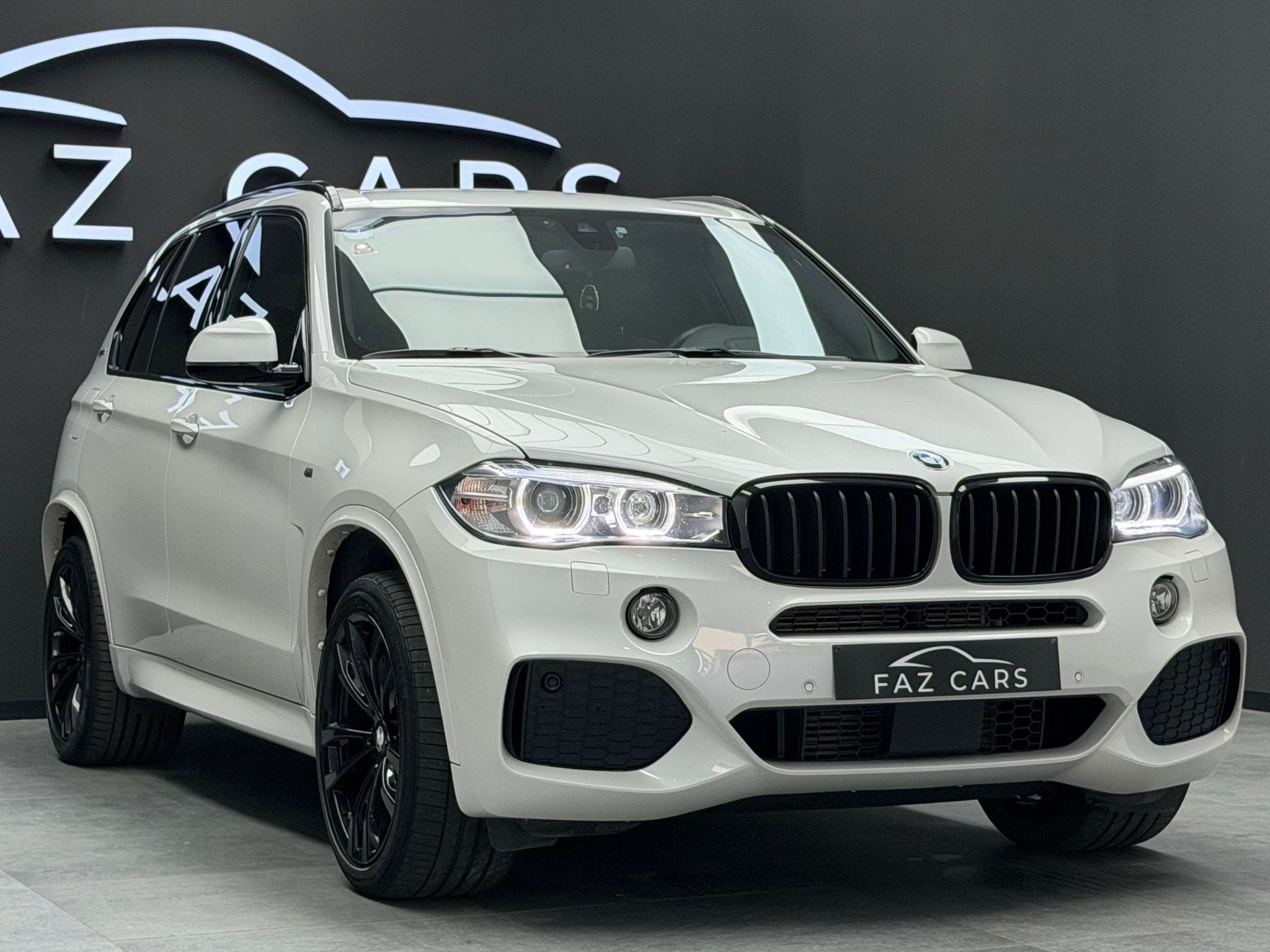 BMW X5 M PHEV 2.0AS xDrive40e * PACK M + GARANTIE *, Auto's, Automaat, Gebruikt, 4 cilinders, https://public.car-pass.be/vhr/00fddb17-cd30-4669-b8b4-45b7a06911eb