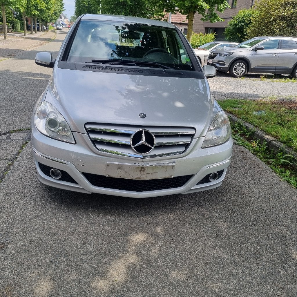 MERCEDES B180, Autos, Argent ou Gris, Achat, Boîte manuelle, Diesel