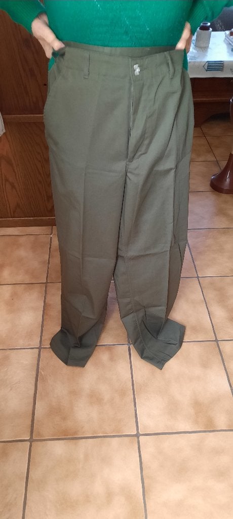 3 nouveaux pantalons kaki ., Vêtements | Hommes, Pantalons, Neuf, Enlèvement ou Envoi, Abl, Vert