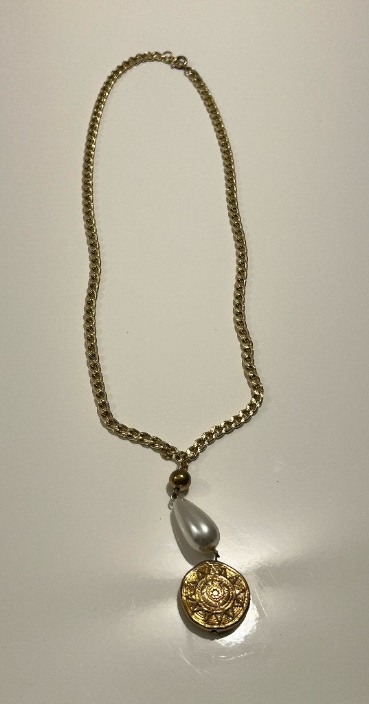 Goudkleurige ketting met parel en hanger, Ophalen of Verzenden, Nieuw, Goud, Met hanger