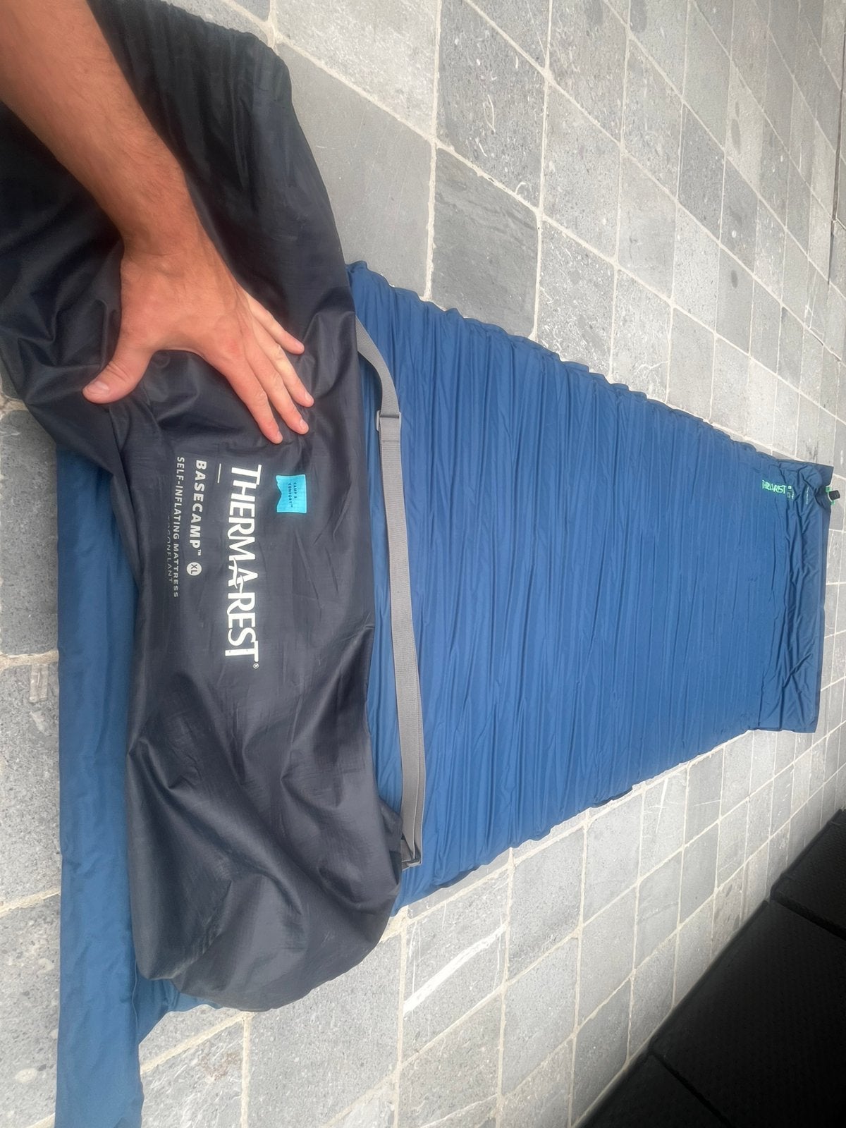 Slaapmatje therm-a-rest basecamp, Caravans en Kamperen, Ophalen of Verzenden, Gebruikt, 1-persoons