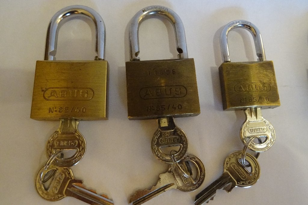 Hangsloten ABUS 65/40 , 65/30, Ophalen of Verzenden, Gebruikt, Koper of Messing, Slot