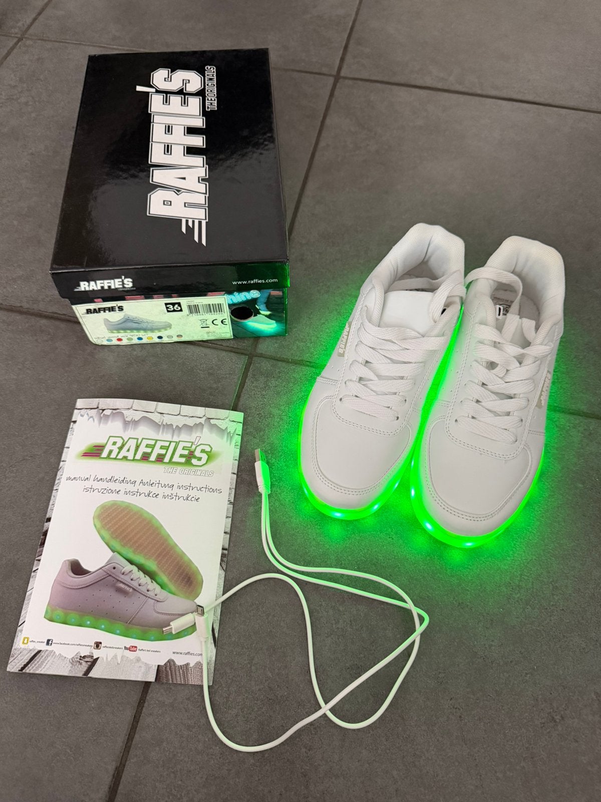 Nieuwe raffie’s schoen, Télécoms, Téléphonie mobile | Chargeurs pour téléphone, Enlèvement, Neuf, Autres marques, Câble de charge