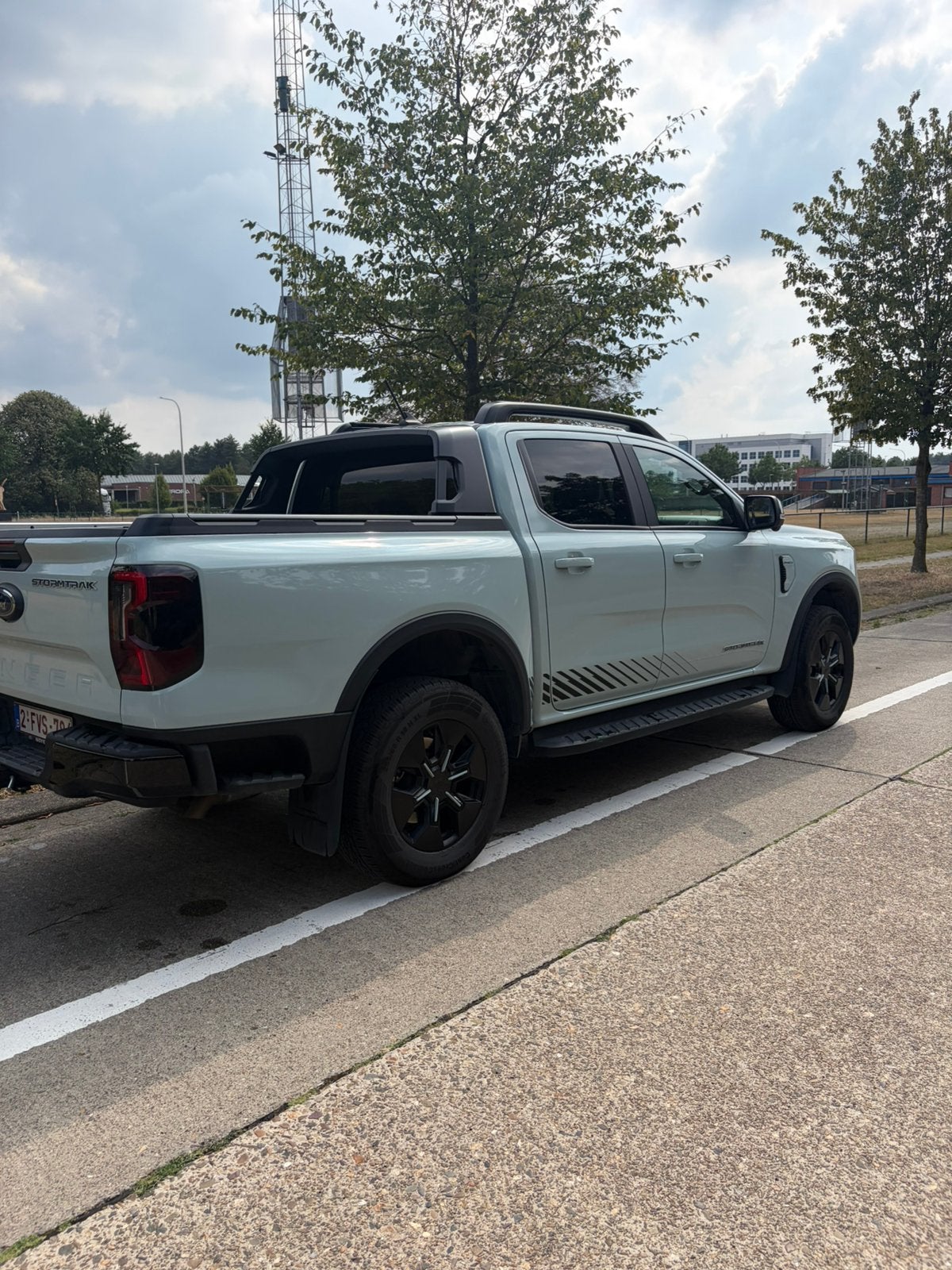 Super dike ford ranger stormtrack  phev, Autos, Auvent, Cuir et Alcantara, Achat, Noir