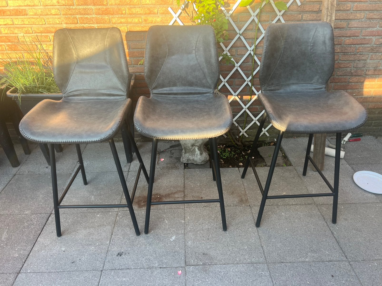 3 grijze barkrukken, Ophalen, Gebruikt