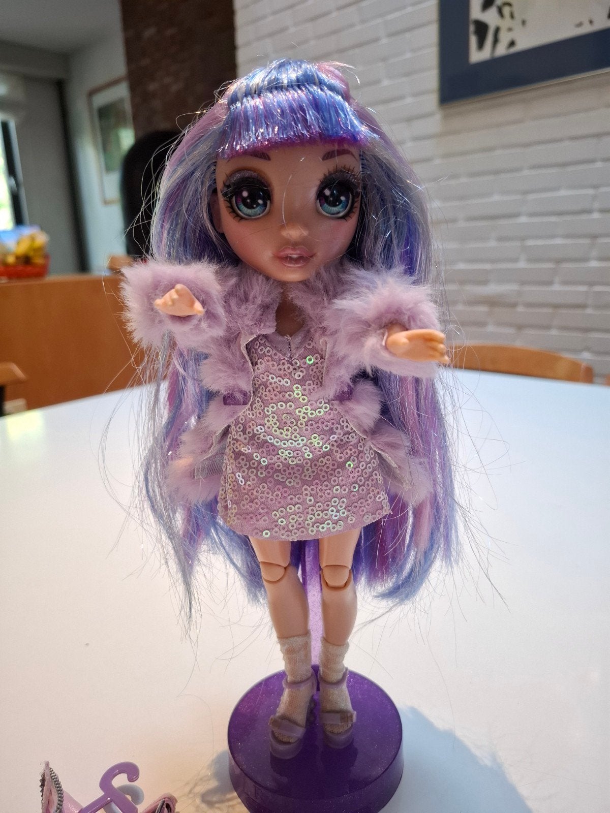 Stella Monroe en Violet Willow uit Rainbow High, Kinderen en Baby's, Ophalen of Verzenden, Zo goed als nieuw, Overige typen